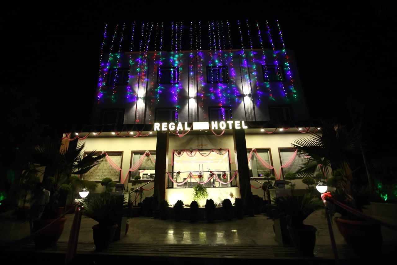 Regal Hotel And Restaurant Матхура Экстерьер фото