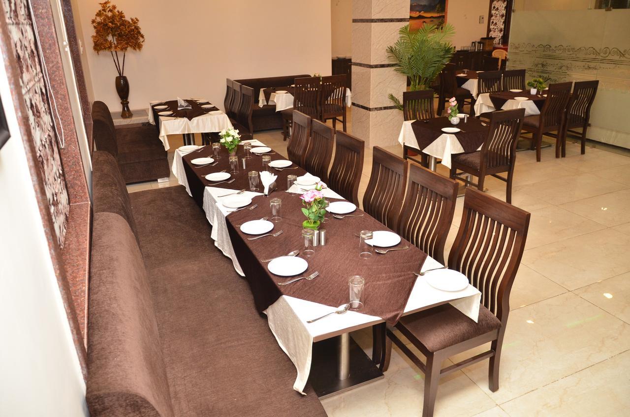 Regal Hotel And Restaurant Матхура Экстерьер фото
