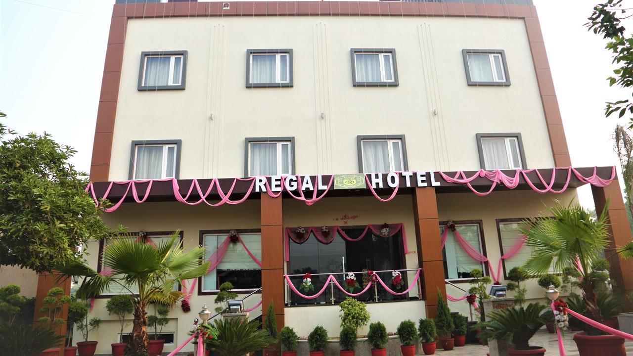 Regal Hotel And Restaurant Матхура Экстерьер фото